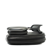 Cargar imagen en el visor de la galería, Leather Case for AirPods Max (Black)-1