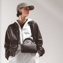 Cargar imagen en el visor de la galería, Leather Case for AirPods Max - The Minimalist 3.0 (Black)-0