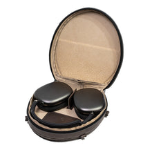Cargar imagen en el visor de la galería, Leather Case for AirPods Max (Gray)-1