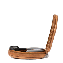 Cargar imagen en el visor de la galería, Leather Case for AirPods Max (Brown)-2