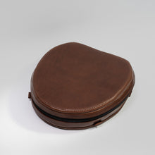 Cargar imagen en el visor de la galería, Leather Case for AirPods Max (Mahogany)-2